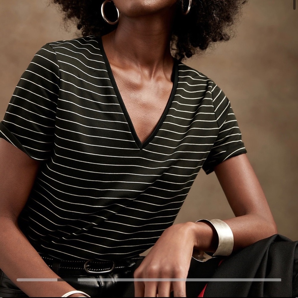 Banana republic tshirt